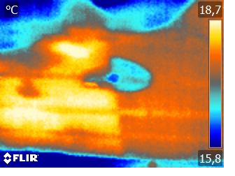 FLIR E40bx in azione — indagine distacchi controsoffitto